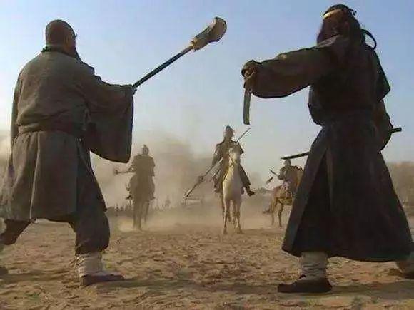 武松都敢跟宋江柴进翻脸,为何被鲁智深怒斥时,却一句不敢还嘴