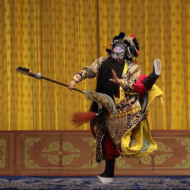 八旬老艺术家演出京剧 单刀会